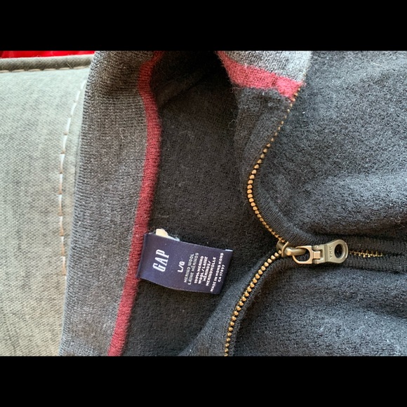 Gap Pull Over Half Zip - Picture 3 of 3